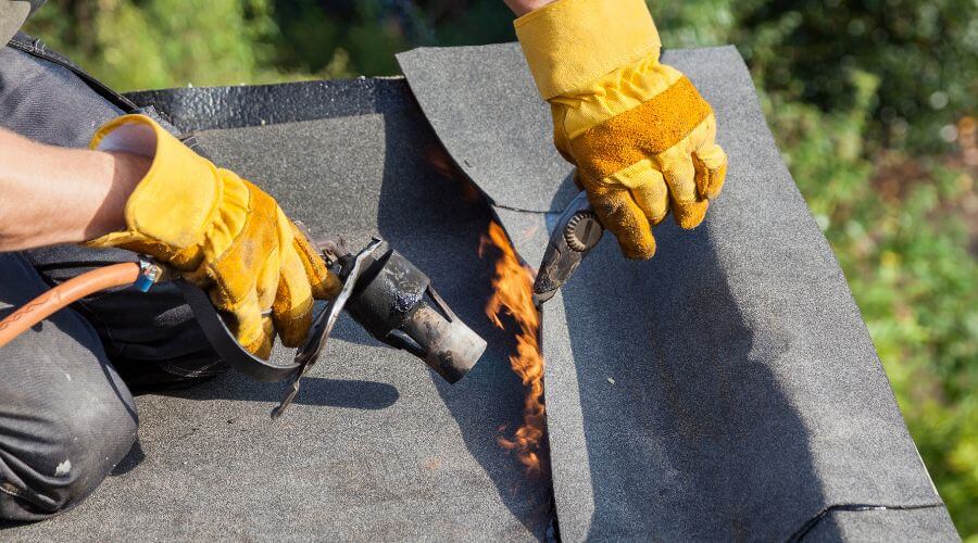 Professional gutter cleaning in Norlina, NC